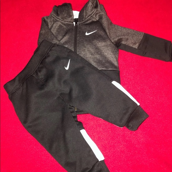 SOLD - Boys Nike dri-fit set - Picture 1 of 7